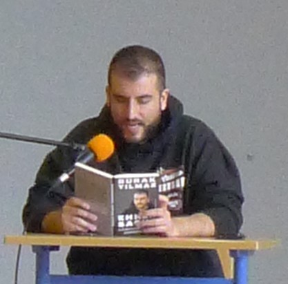 Lesung von Burak Yilmaz an der Gesamtschule Volksgarten